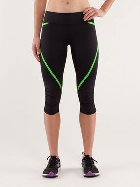 Lululemon Run Pace Crop Leggings Black Ocean Stripe Frond Green 6